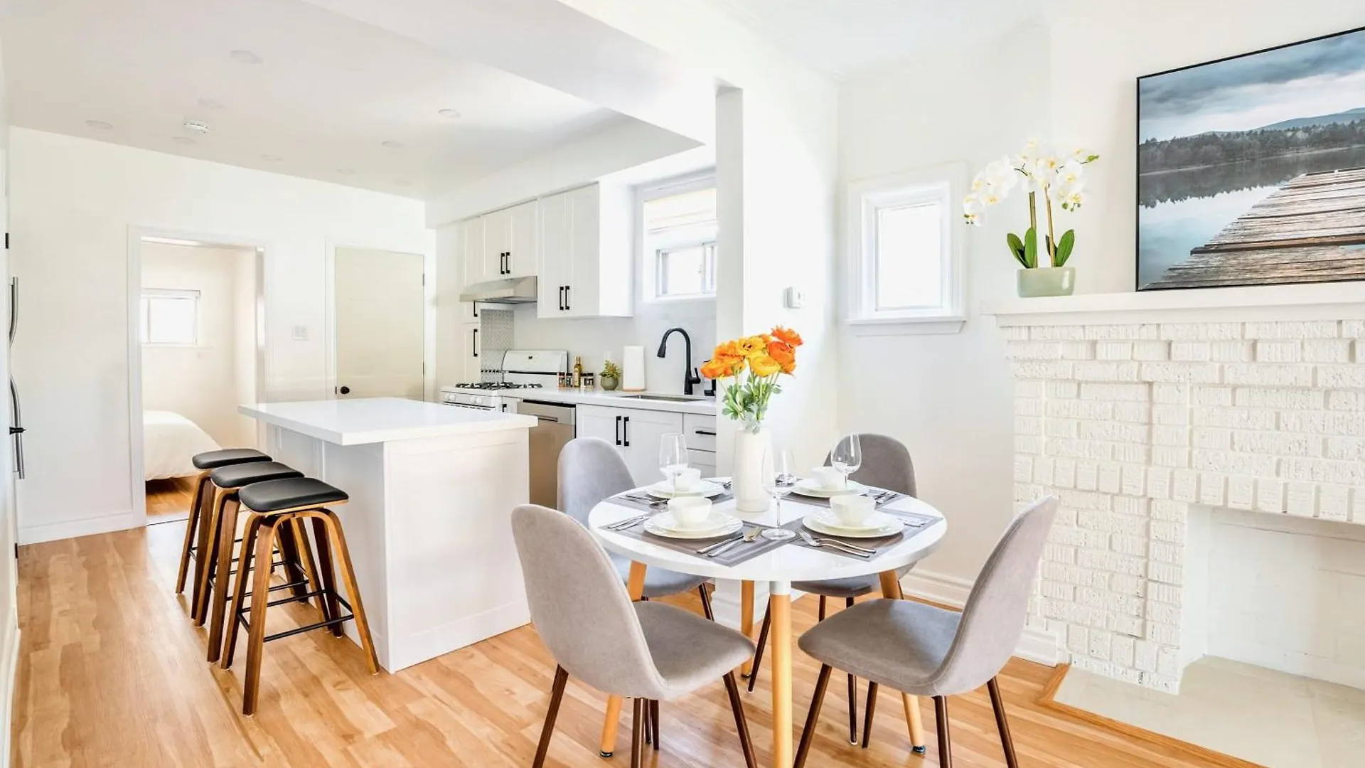 Stunning Home With Large Patio Sundeck Toronto