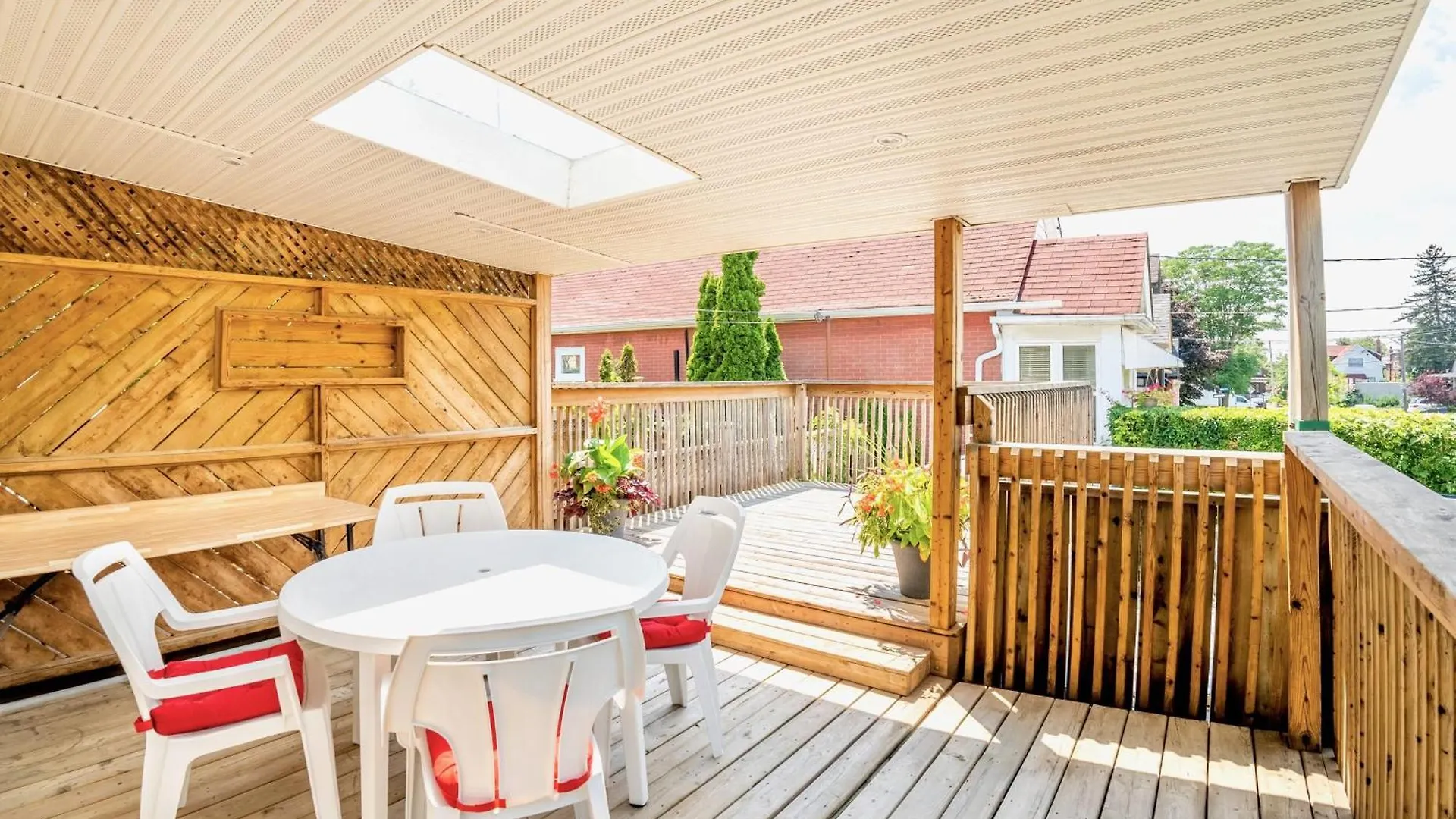 Holiday home Stunning Home With Large Patio Sundeck Toronto Canada