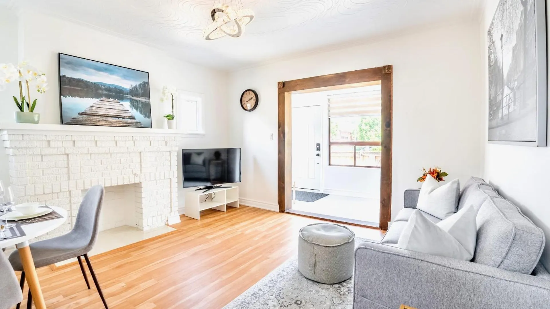 Holiday home Stunning Home With Large Patio Sundeck Toronto