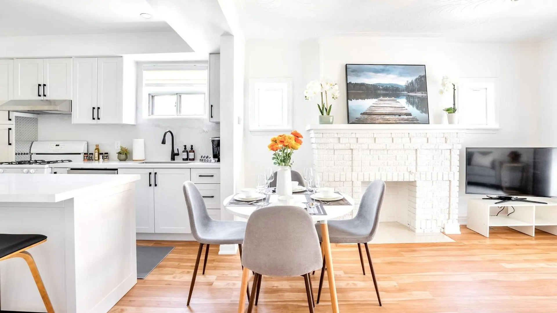 Stunning Home With Large Patio Sundeck Toronto